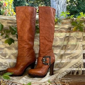 “Rust” color  STEVE MADDEN high heel LEATHER boots w/ lrg Bronze Buckle size 7